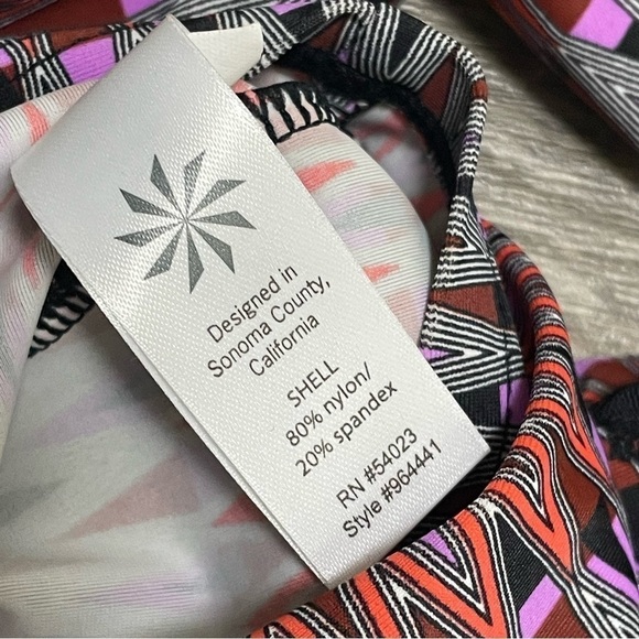 Athleta Kiki Keyhole Halter Built in Bra Geometric Dress Womens Sz XXS - Picture 8 of 9